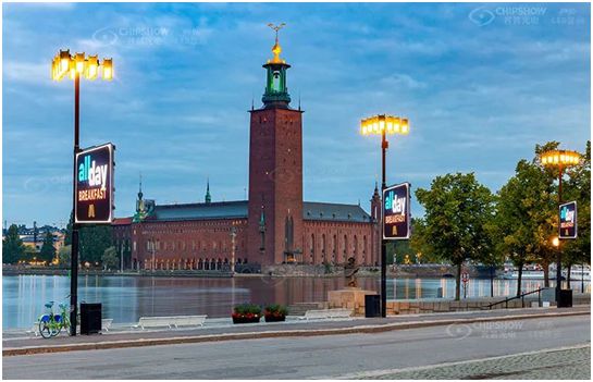 ¡La tendencia publicitaria del futuro! La pantalla de visualización de poste de luz LED colorida de CHIPSHOW Smart City puede ser una solución.